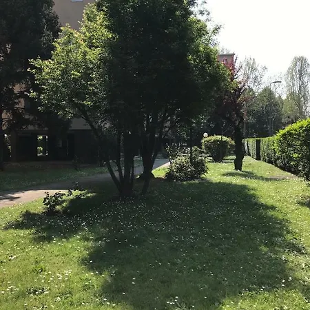 Lejlighed Bright Flat With Shared Garden *
